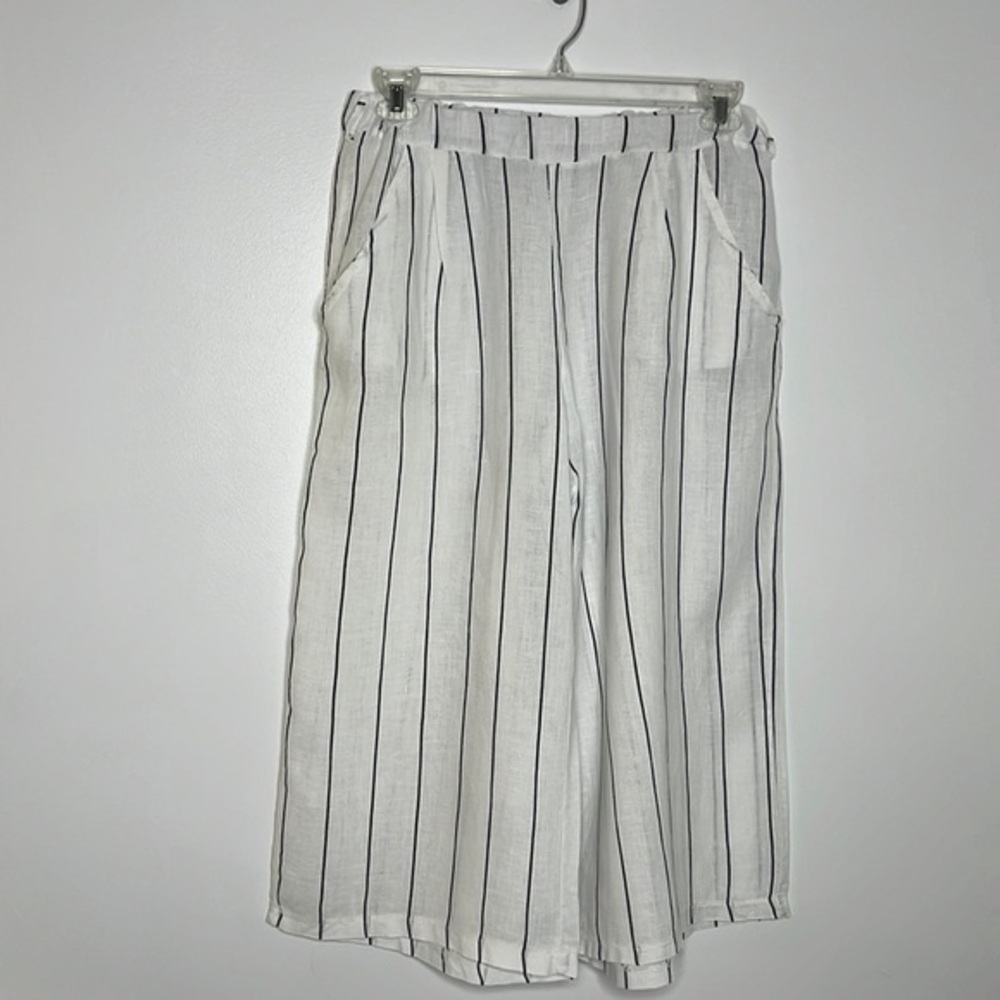 Scandal made in Italy Linen wide leg cropped pants, white with navy stripe